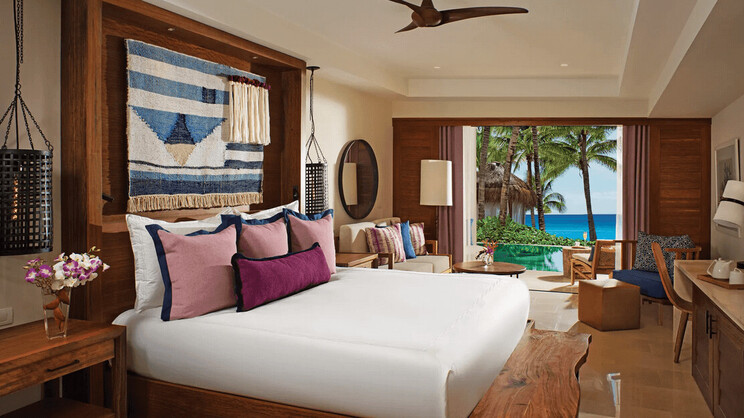 Junior Suite Swim-Out 